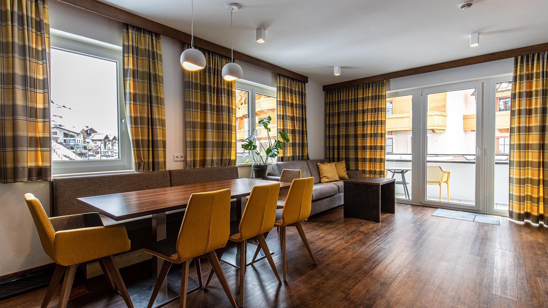 holiday apartment Ischgl 6 people - Wohnbereich